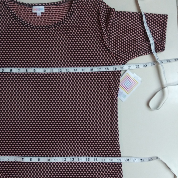 NWT LulaRoe Gigi Polka Dot Top - Picture 3 of 8